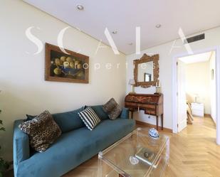 Living room of Flat to rent in  Madrid Capital  with Air Conditioner and Terrace