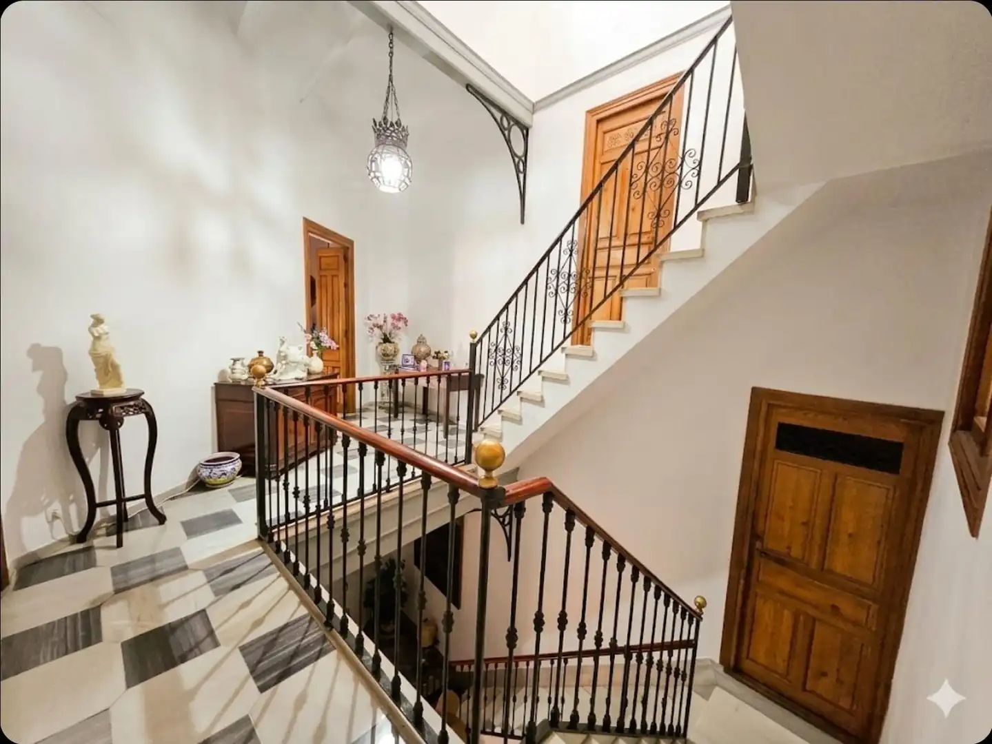 Houses for sale in  Sevilla Capital  with Air Conditioner, Terrace and Storage room