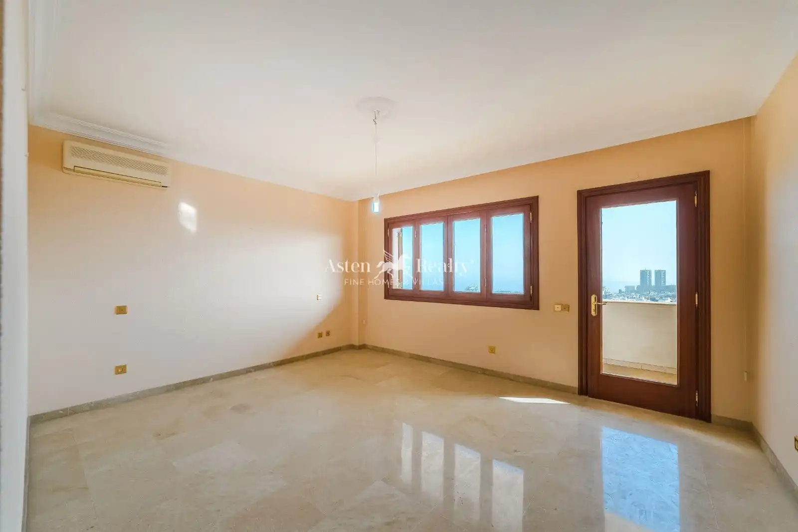 Sala de estar de Casa o chalet en venta en Santa Cruz de Tenerife con Aire acondicionado, Terraza y Piscina