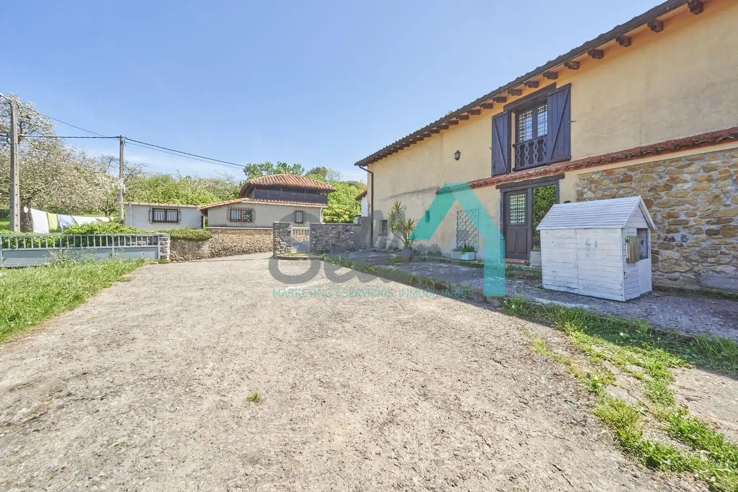 Vista exterior de Casa o chalet en venta en Siero con Calefacción, Jardín privado y Parquet