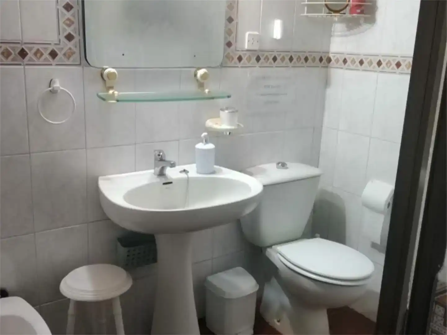Badezimmer von Erdgeschoss zur Miete in Encinasola mit Möbliert und Balkon