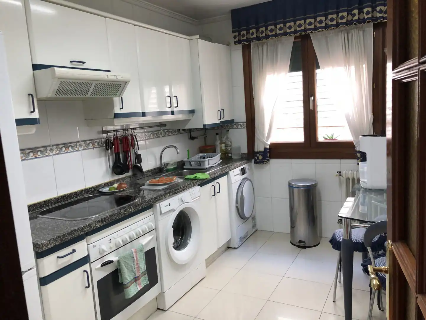Kitchen of Flat for rent in Oviedo   with Heating, Parquet flooring and Storage room