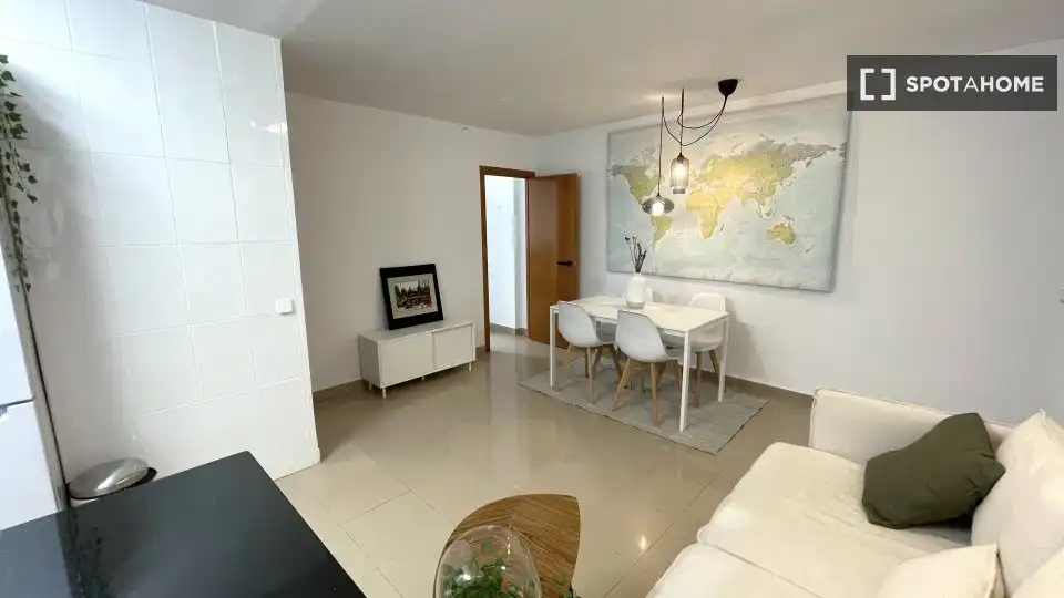 Sala de estar de Piso para compartir en Cerdanyola del Vallès con Aire acondicionado, Calefacción y Terraza