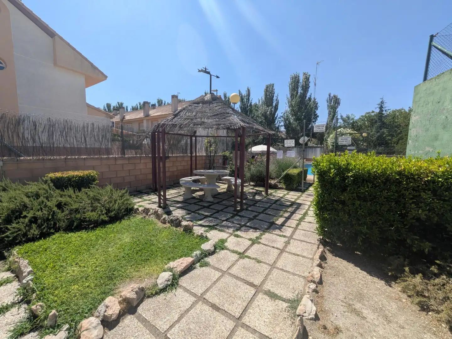 Jardí de Casa adosada en venda en Villalbilla amb Piscina comunitària