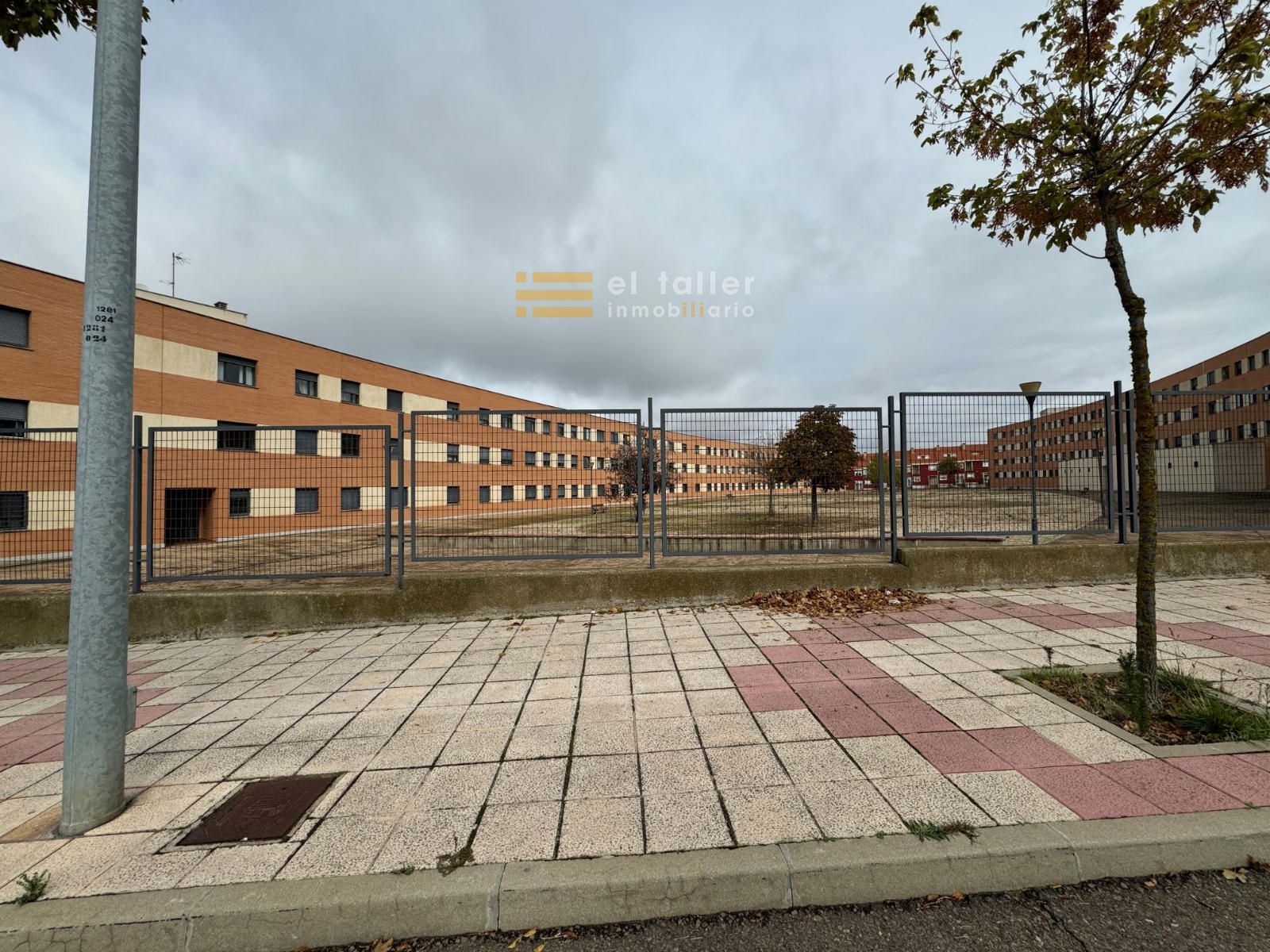 Exterior view of Flat for sale in Salamanca Capital  with Heating
