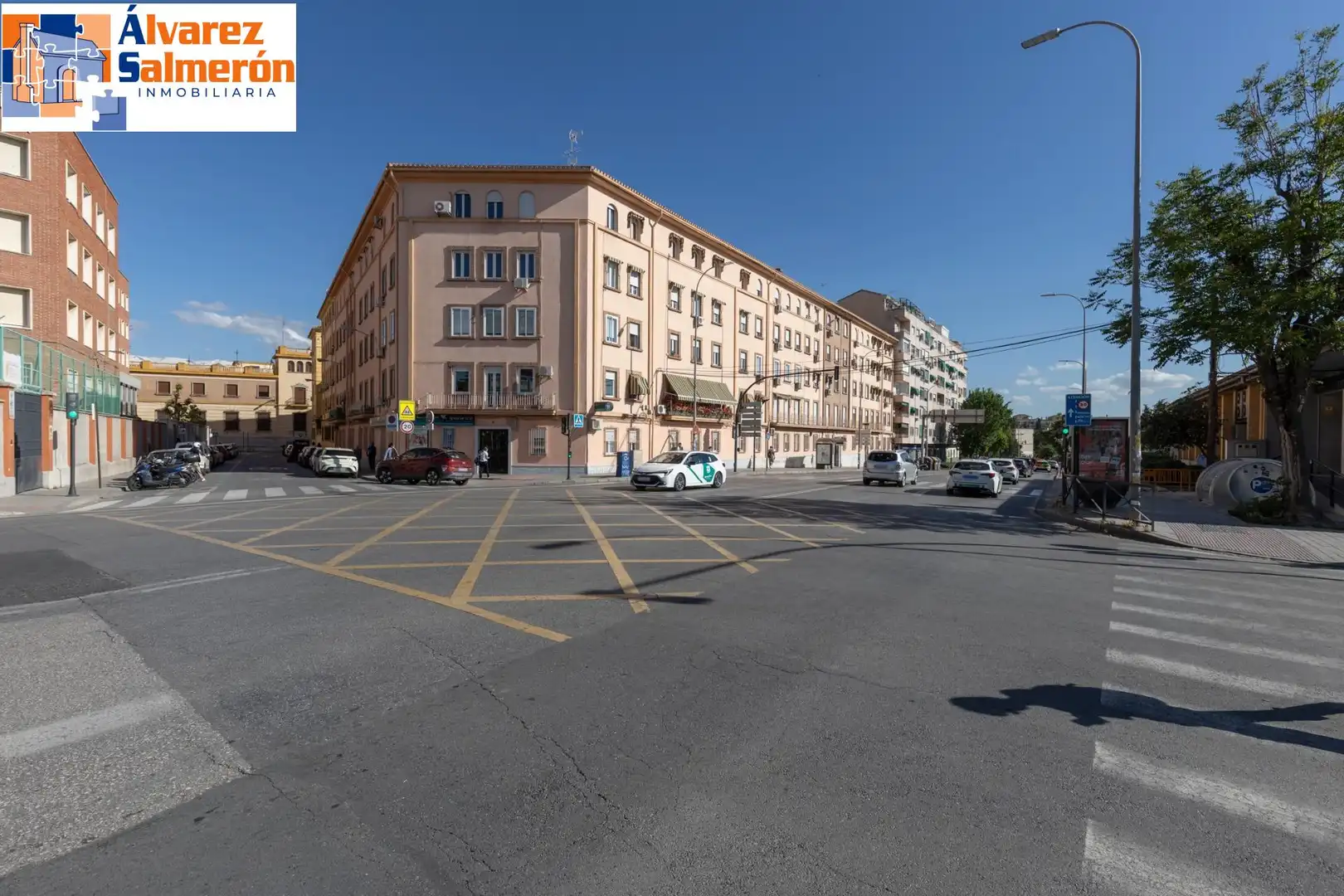 Außenansicht von Wohnung zum Verkauf in Granada mit Klimaanlage und Heizung