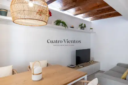 Sala d'estar de Pis en venda en Barcelona amb Aire condicionat, Calefacció i Parquet