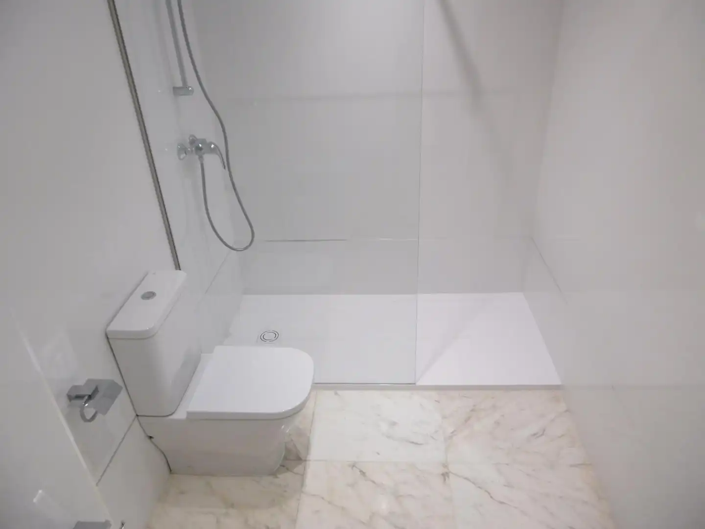Badezimmer von Wohnungen zur Miete in Valladolid mit Heizung und Balkon