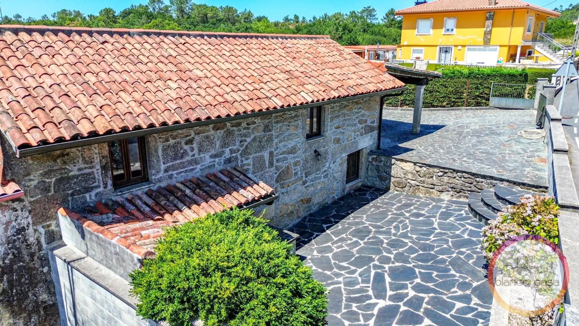 Vista exterior de Casa o xalet en venda en Vimianzo amb Calefacció i Traster