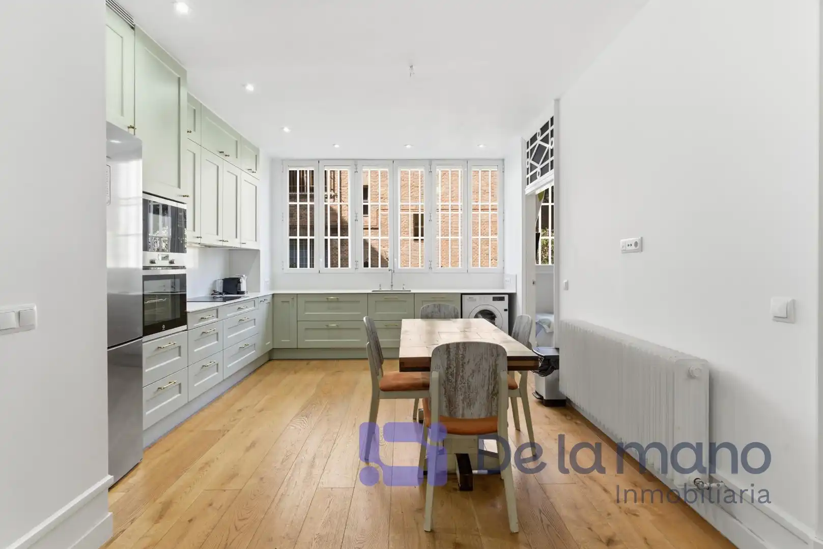 Cocina de Planta baja de alquiler en  Madrid Capital con Aire acondicionado, Jardín privado y Piscina comunitaria