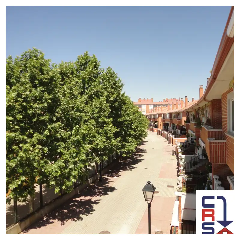 Vista exterior de Casa adosada en venta en Valladolid con Calefacción, Jardín privado y Parquet