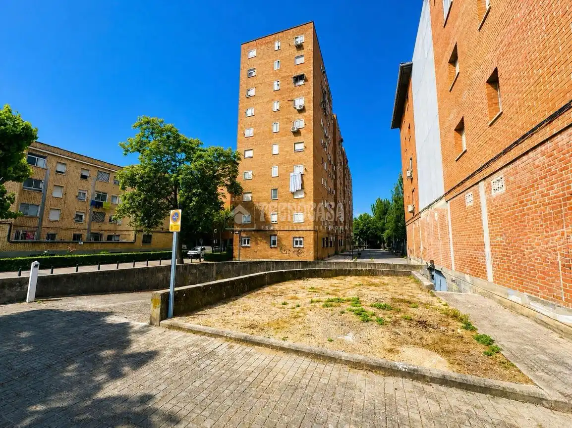 Vista exterior de Pis en venda en Talavera de la Reina amb Aire condicionat i Calefacció