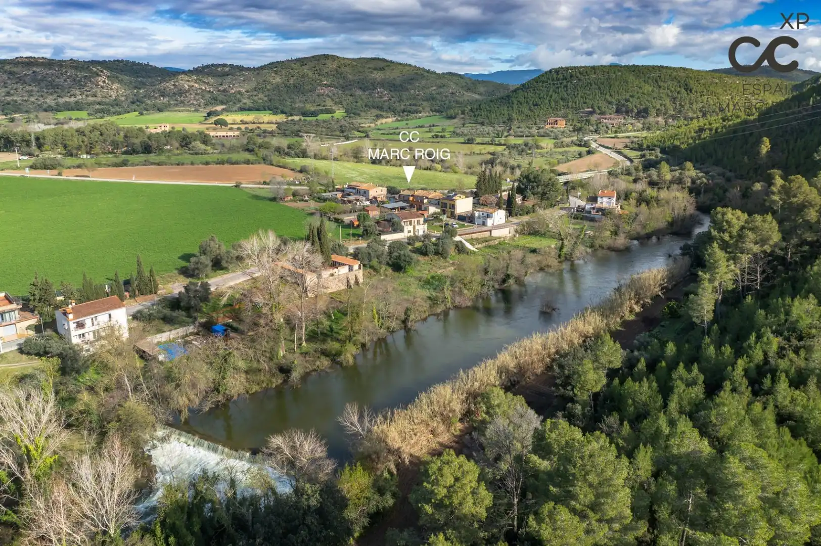Vista exterior de Finca rústica en venda en Boadella i les Escaules amb Calefacció, Jardí privat i Terrassa