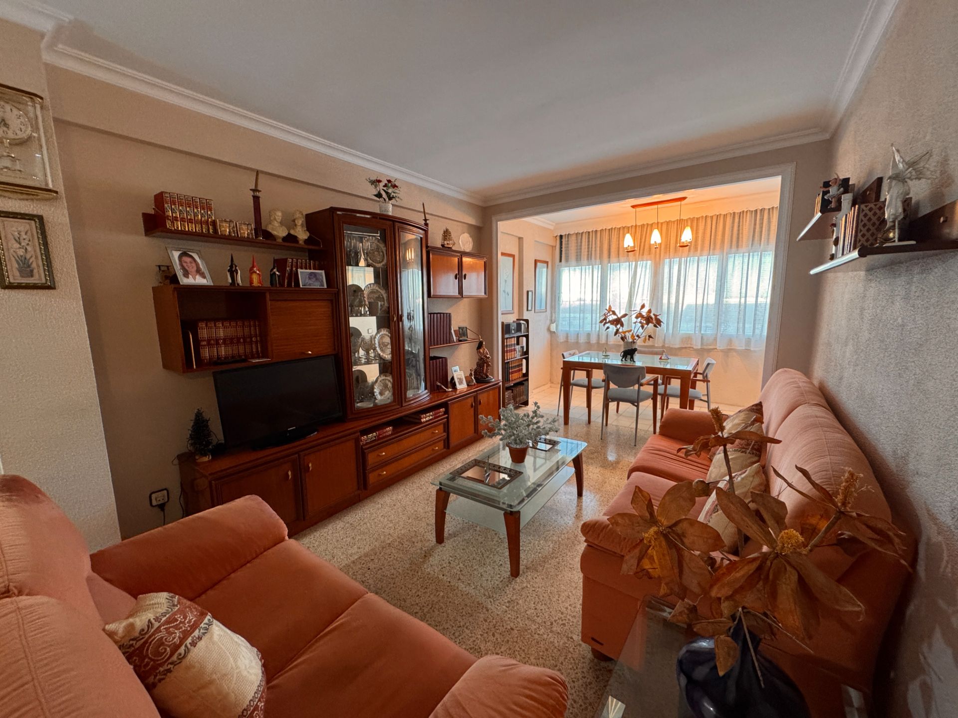 Living room of Duplex for sale in  Cádiz Capital  with Terrace, Storage room and Furnished