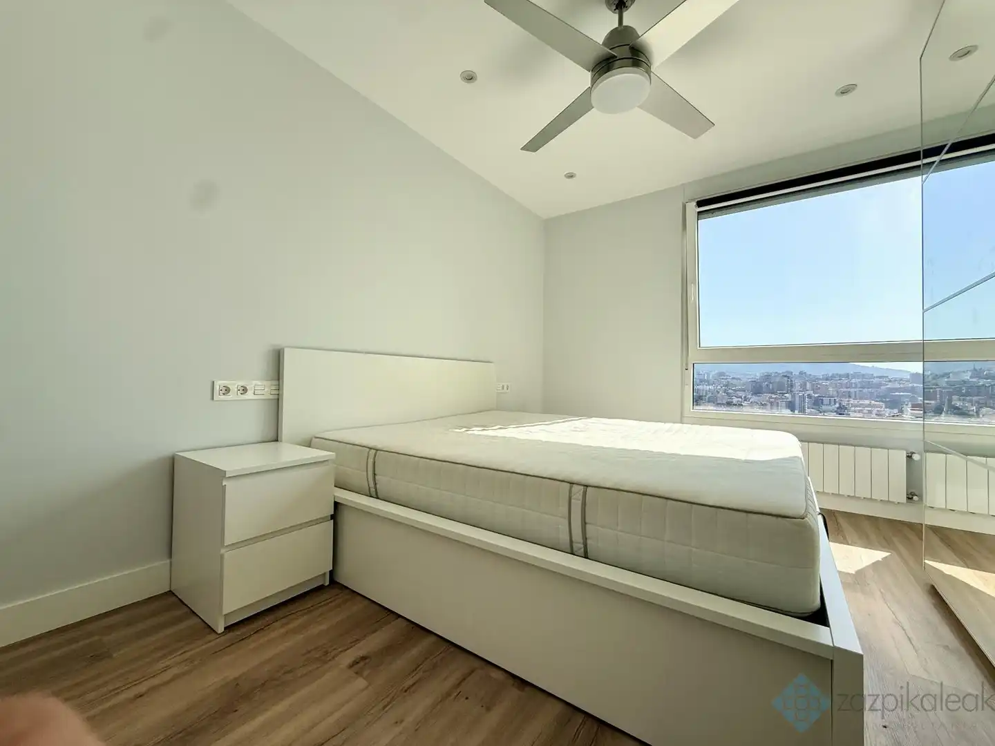 Bedroom of Flat for rent in Bilbao   with Heating and Furnished