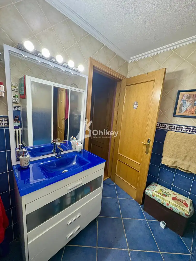 Baño de Piso en venta en Villablino con Calefacción, Trastero y Amueblado