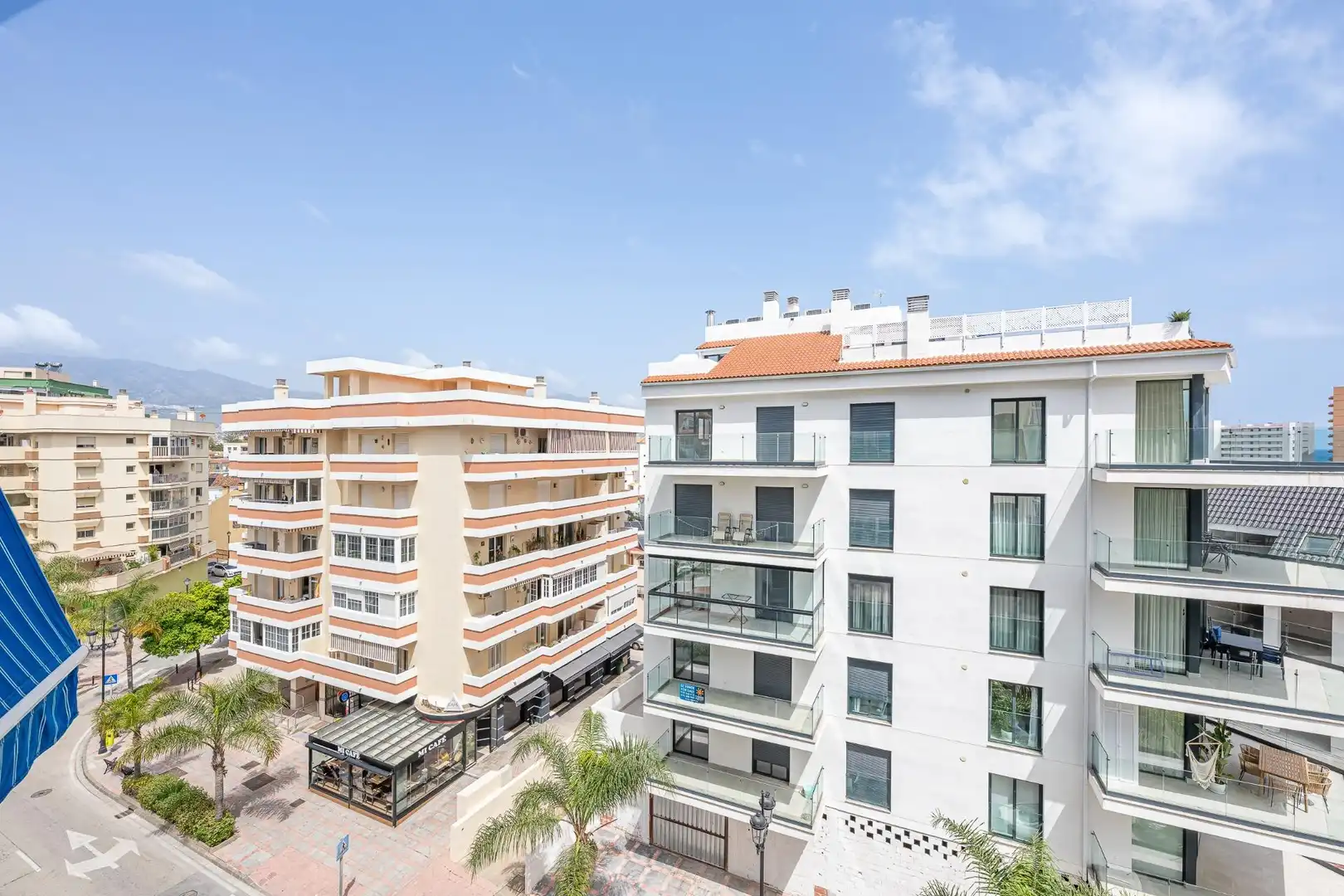 Vista exterior de Estudi en venda en Fuengirola amb Aire condicionat, Moblat i Piscina comunitària