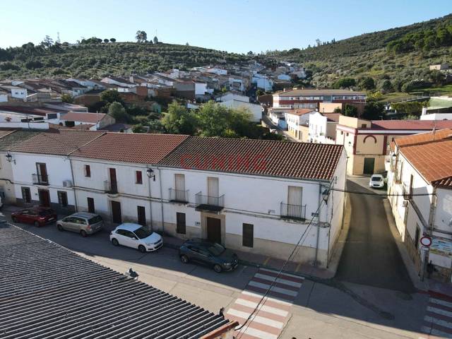 Casa-chalet en Venta en Aliseda