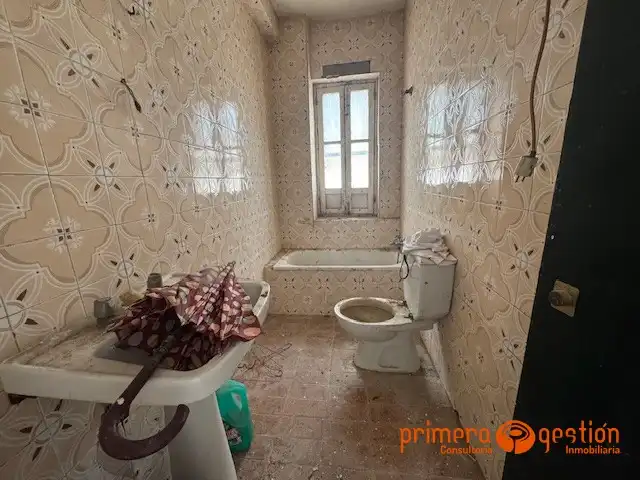 Bathroom of Houses for sale in Carmona