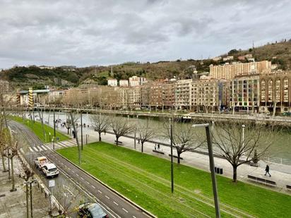 Vista exterior de Pis en venda en Bilbao  amb Aire condicionat, Calefacció i Terrassa