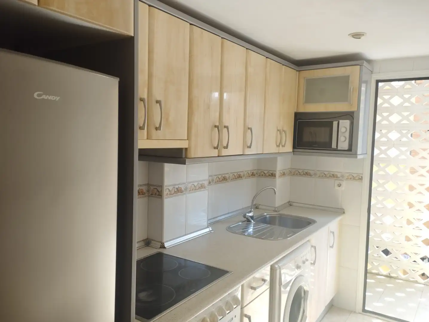 Kitchen of Flat for sale in Zaragoza  with Heating, Parquet flooring and Furnished