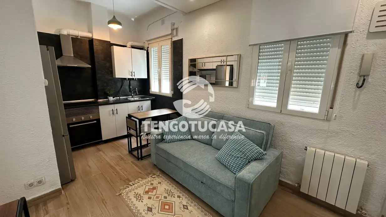Sala de estar de Piso de alquiler en  Madrid Capital con Calefacción, Amueblado y Horno