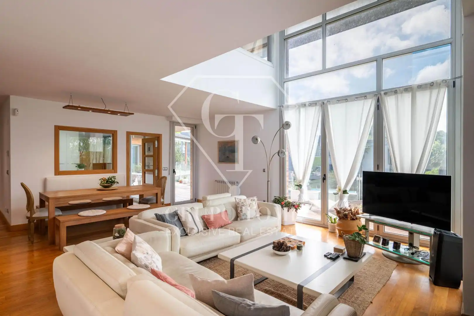 Wohnzimmer von Einfamilien-Reihenhaus zum Verkauf in Donostia - San Sebastián  mit Heizung, Privatgarten und Terrasse