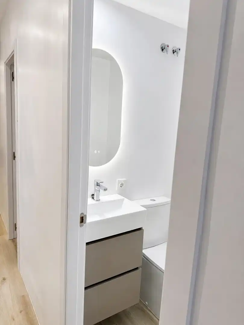 Badezimmer von Wohnung zur Miete in Valencia mit Klimaanlage, Heizung und Möbliert