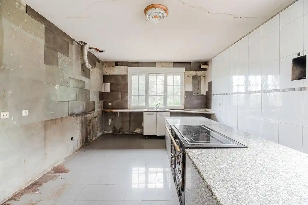 Cuina de Casa o xalet en venda en Outeiro de Rei amb Jardí privat