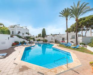 Swimming pool of Single-family semi-detached for sale in Marbella  with Air Conditioner, Heating and Terrace