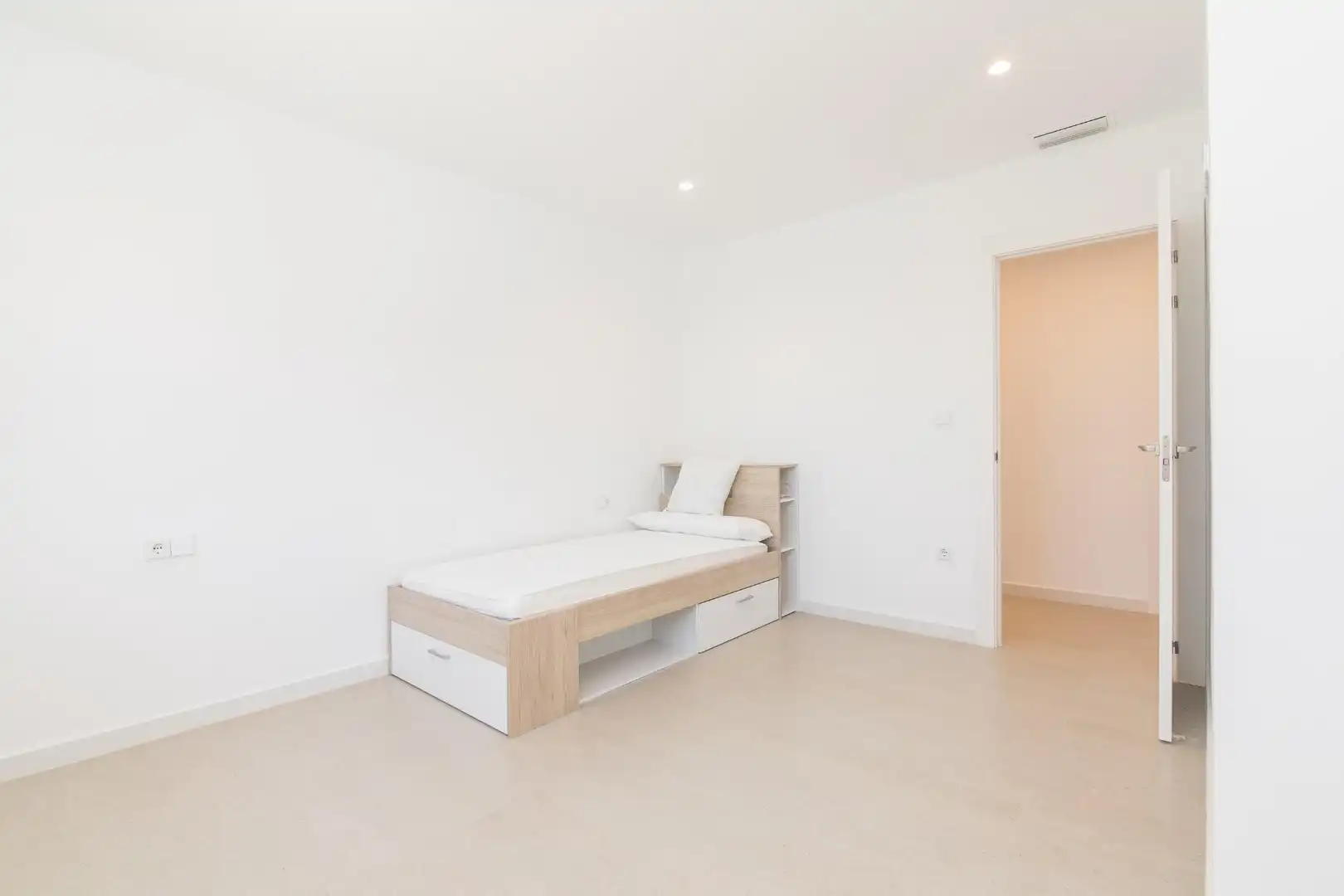 Bedroom of Houses for sale in Elche / Elx  with Air Conditioner, Private garden and Terrace
