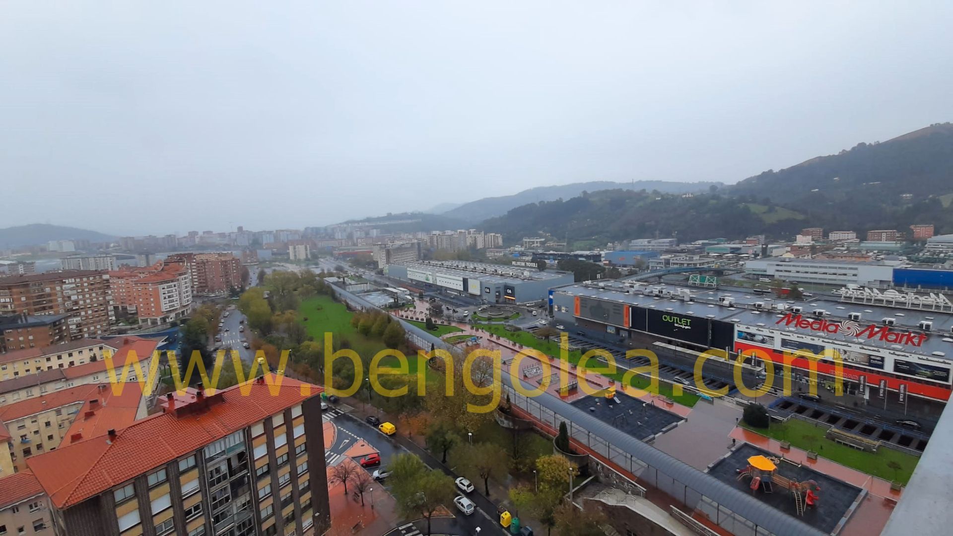 Dormitori de Pis en venda en Barakaldo  amb Calefacció, Traster i Moblat