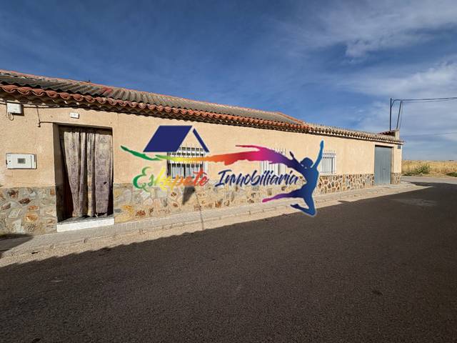 Casa-chalet en Venta en Calle Caseta en Villacañas