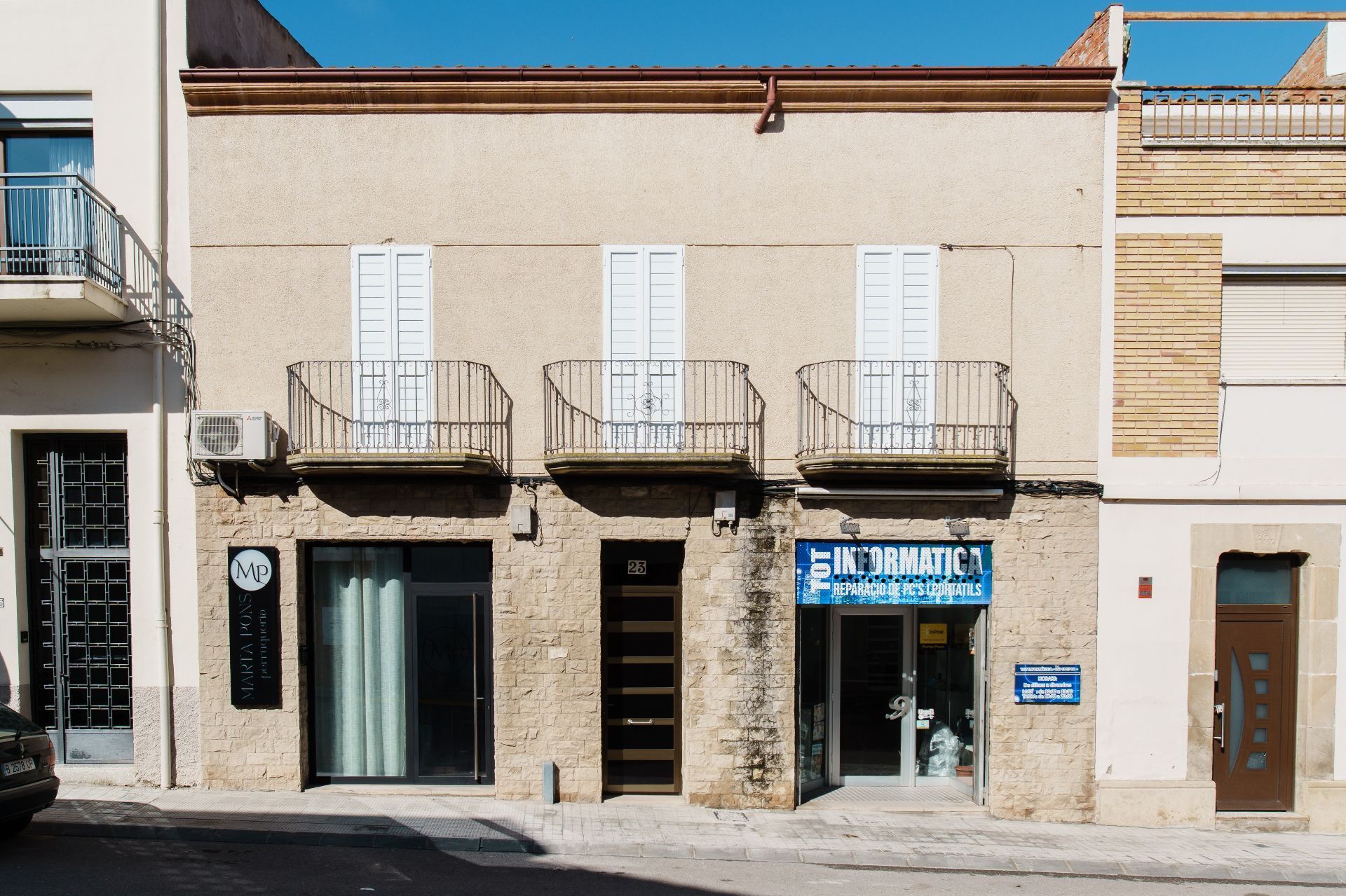 Vista exterior de Casa adosada en venda en Bellpuig amb Aire condicionat, Calefacció i Jardí privat