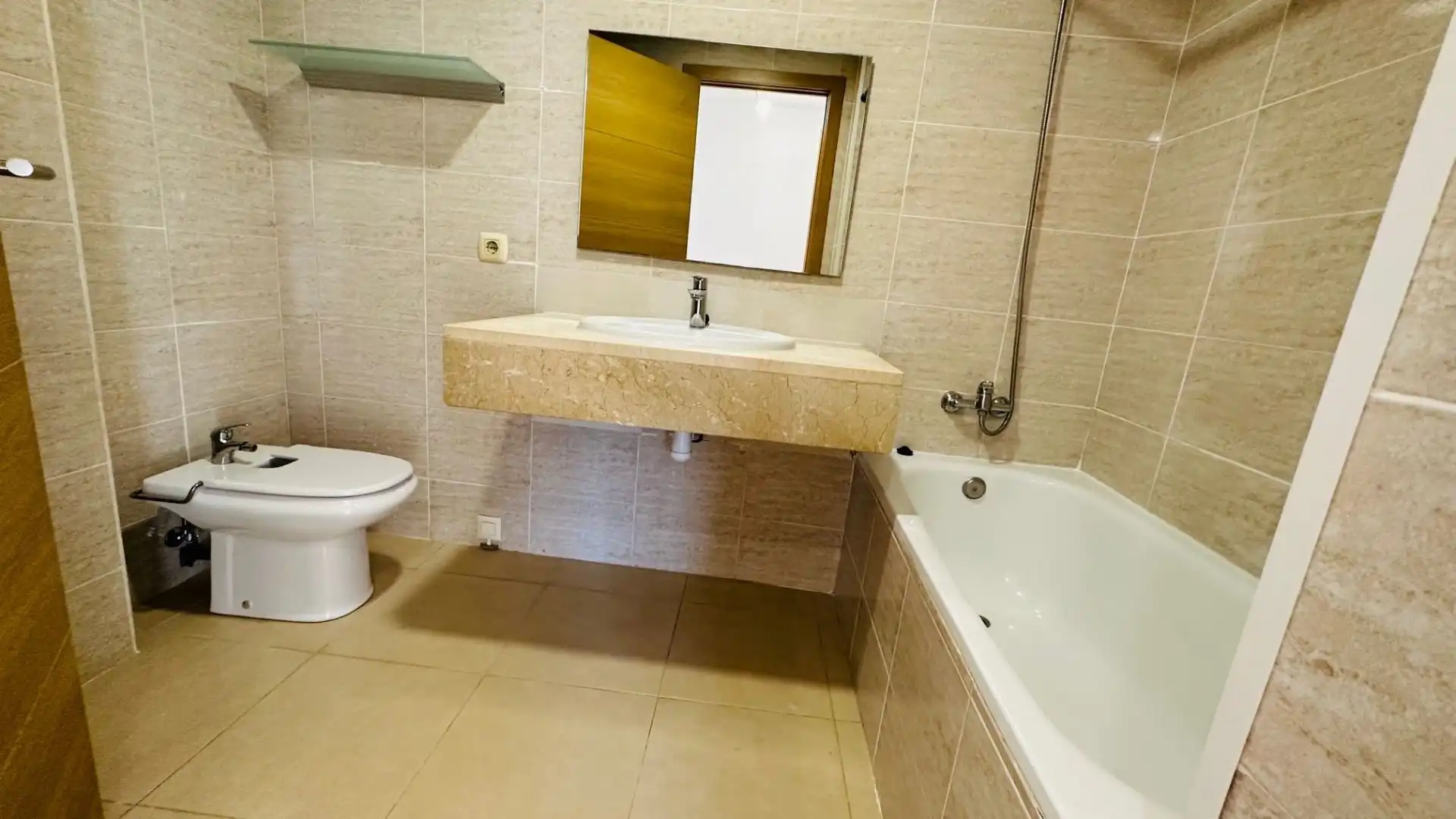 Bany de Pis en venda en Lloret de Mar amb Aire condicionat, Calefacció i Terrassa