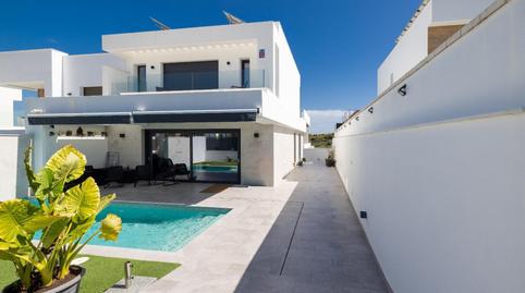 Foto 2 de Casa adosada en venda a Calle Calle Santa Lucía, Capellanía - Retamar, Alhaurín de la Torre