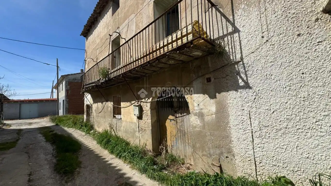 Exterior view of Country homes for sale in Zaragoza