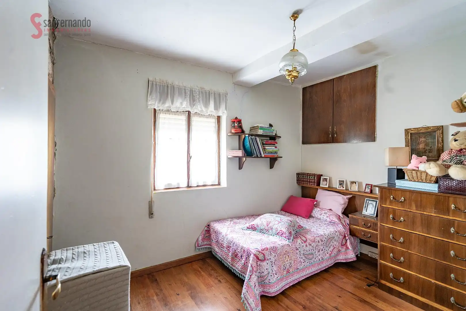 Habitación de Casa adosada en venta en Torrelavega  con Jardín privado, Terraza y Trastero