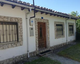 Vista exterior de Casa o xalet en venda en Santibáñez de la Peña amb Alarma