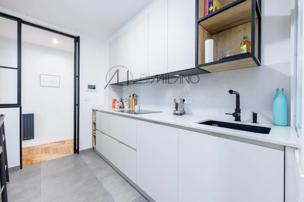 Cuina de Pis en venda en Vigo  amb Calefacció, Parquet i Terrassa