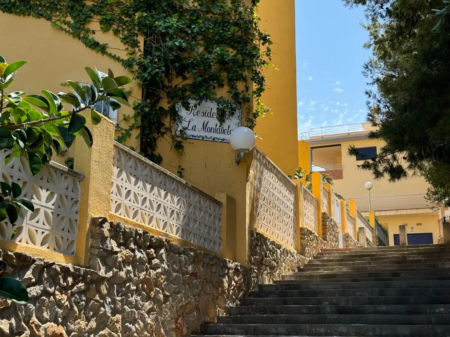 Vista exterior de Apartament en venda en Oropesa del Mar / Orpesa amb Terrassa, Moblat i Piscina comunitària