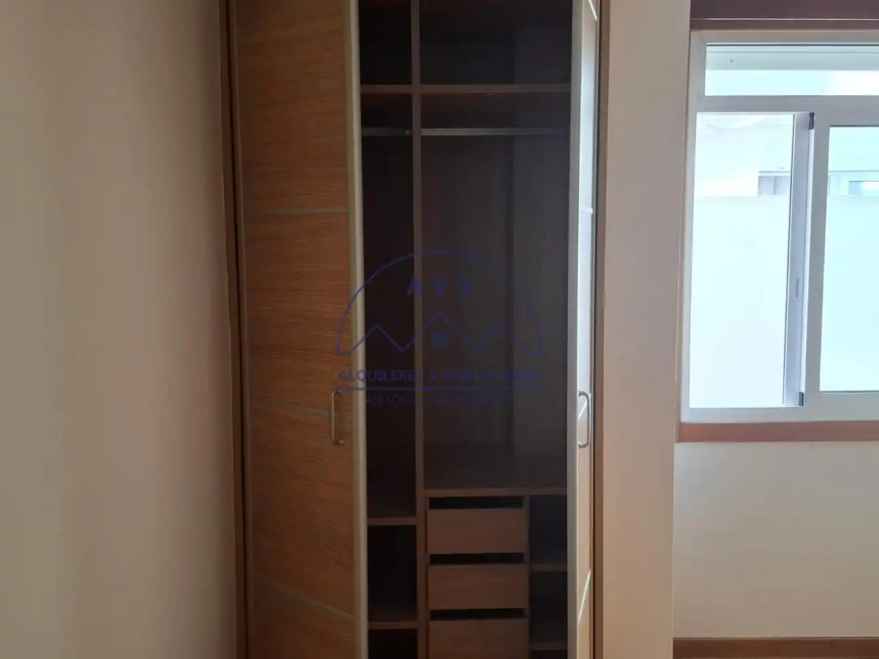 Bedroom of Flat for rent in Vigo   with Parquet flooring