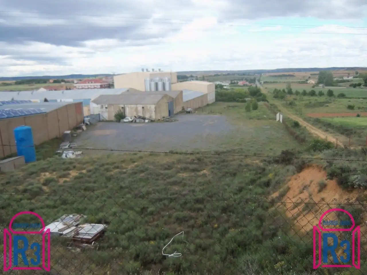 Nave industrial en venta en Valdefresno