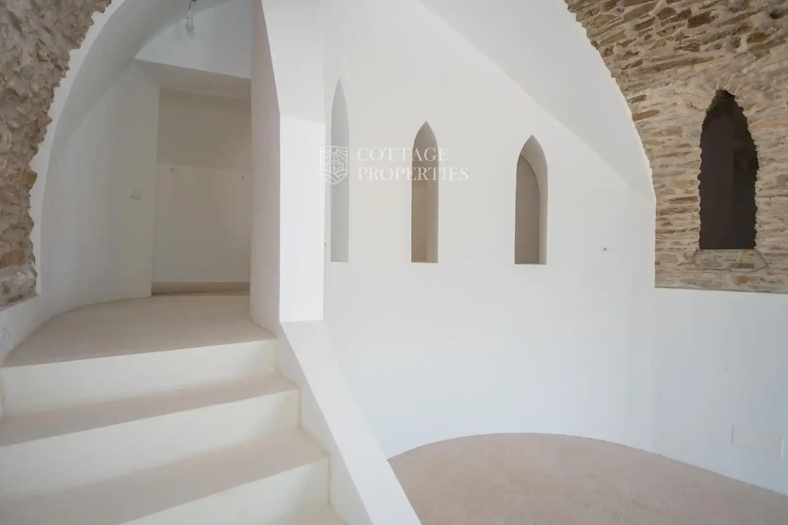 Country homes for sale in Llambilles  with Air Conditioner, Heating and Private garden