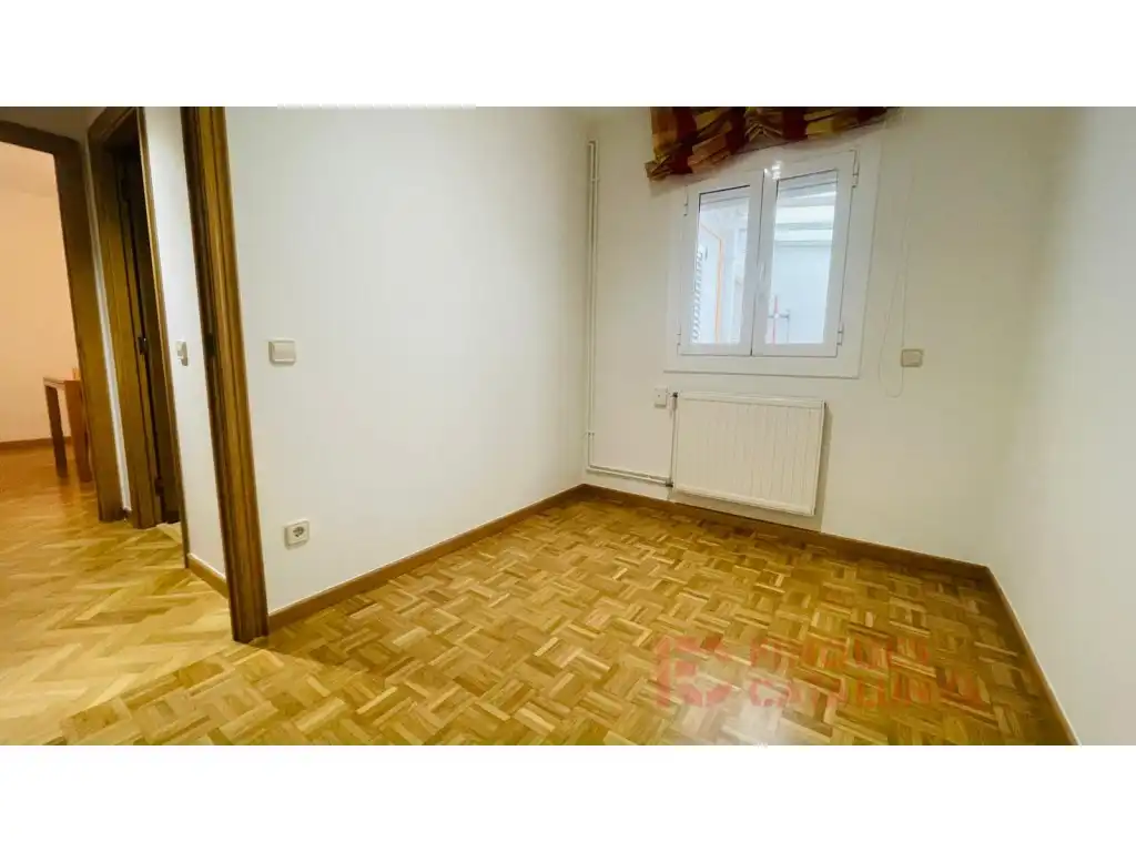 Schlafzimmer von Wohnung zum Verkauf in Girona