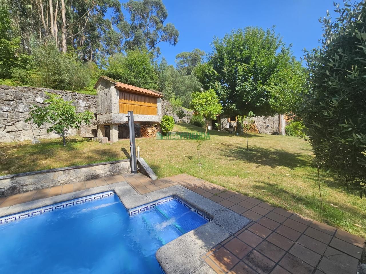 Jardí de Finca rústica en venda en Covelo amb Calefacció, Jardí privat i Terrassa