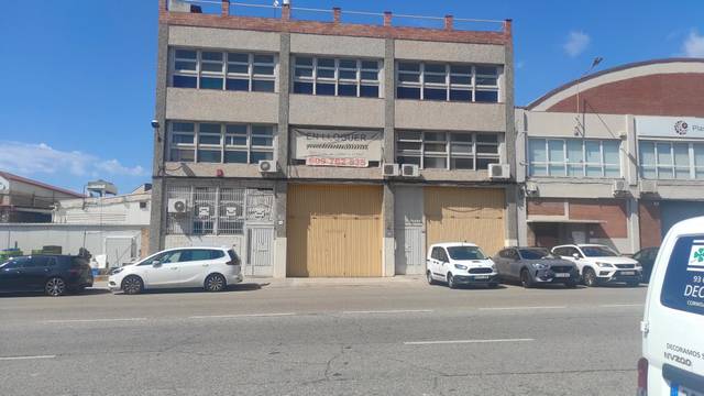 Oficina en Alquiler en Carrer de la Riera del Fonollar en Camps Blancs
