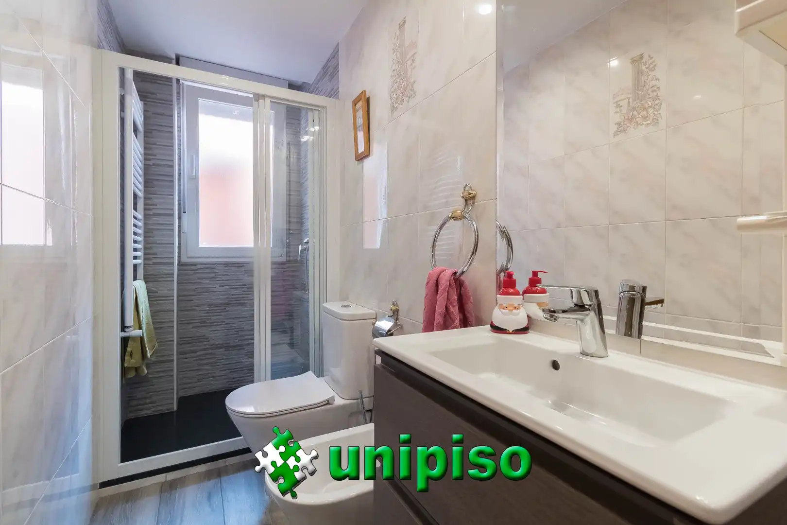 Badezimmer von Maisonette zum Verkauf in Leganés mit Klimaanlage, Heizung und Parkett
