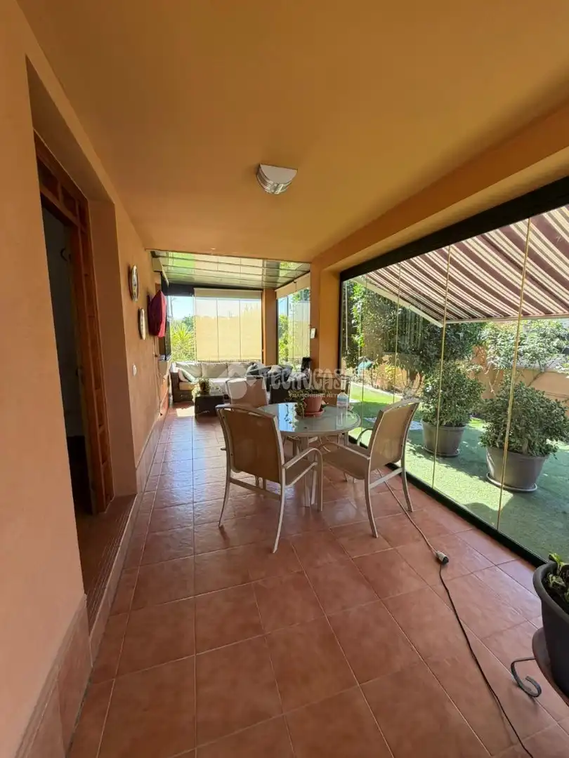 Terrassa de Casa o xalet en venda en Dos Hermanas amb Aire condicionat