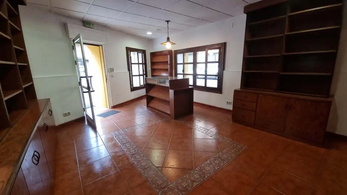 Local comercial en venta en Calle Jaime Alberti